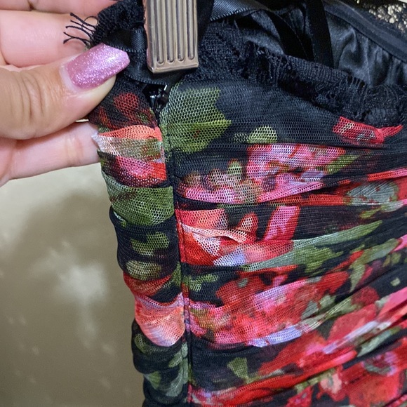 Marchesa pearl rose print ruched bodycon dress - Picture 4 of 7